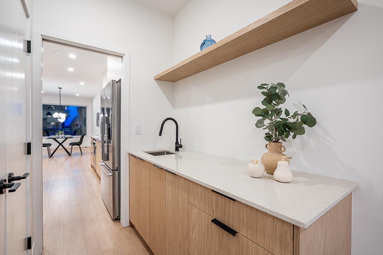 Photo 11 of 855 Lee Street, White Rock BC