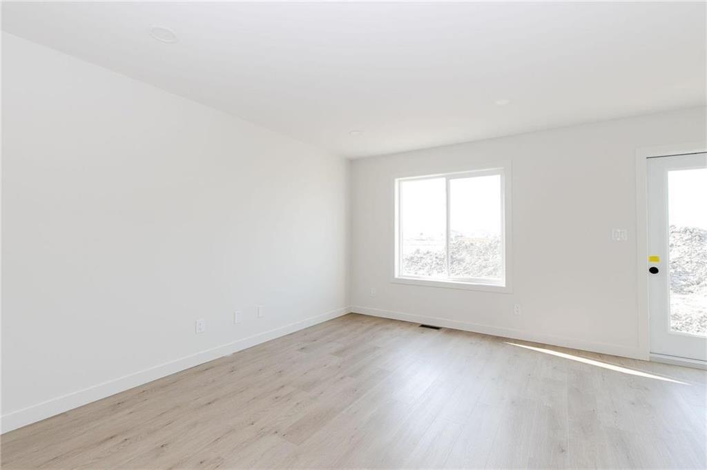 Photo 1 of 61 Kootenay Way, Steinbach MB