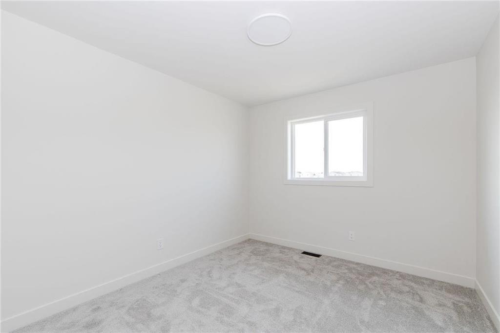 Photo 7 of 61 Kootenay Way, Steinbach MB
