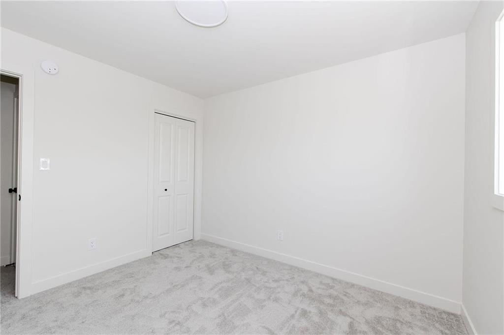 Photo 12 of 61 Kootenay Way, Steinbach MB