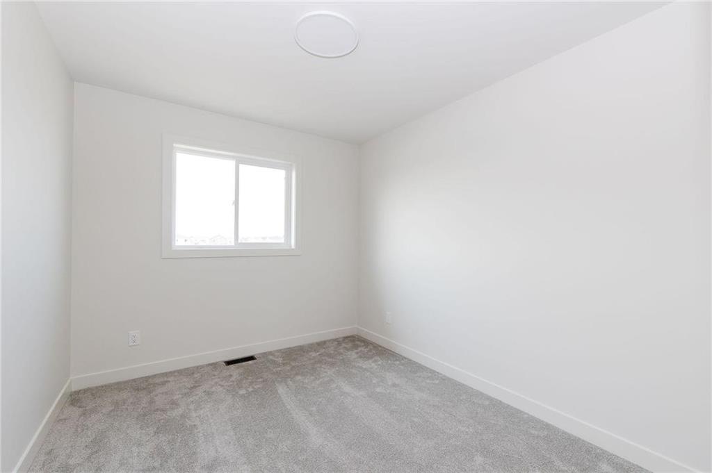 Photo 28 of 67 Kootenay Way, Steinbach MB