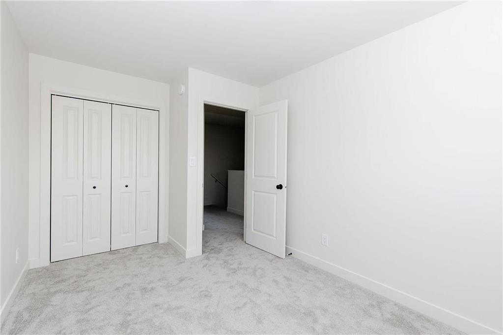 Photo 31 of 67 Kootenay Way, Steinbach MB