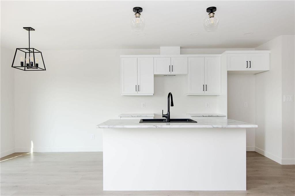Photo 12 of 67 Kootenay Way, Steinbach MB