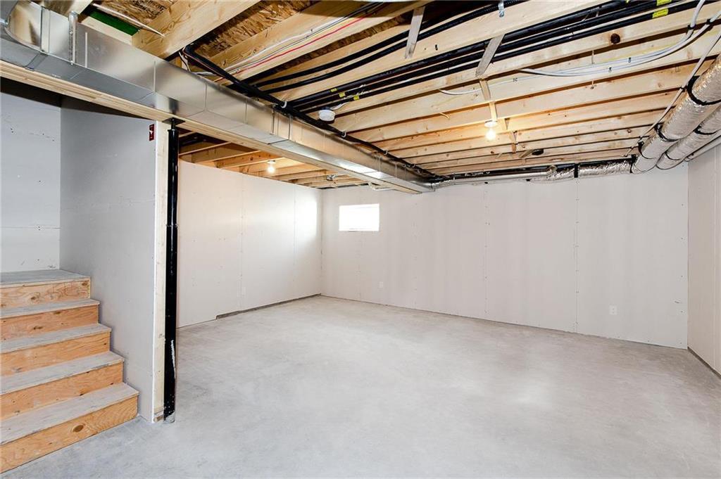 Photo 18 of 63 Kootenay Way, Steinbach MB