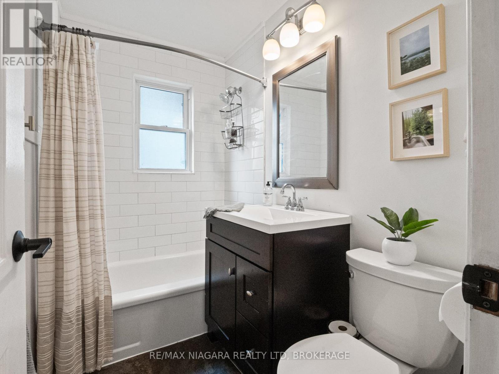 Photo 21 of 263 North Street, Fort Erie ON