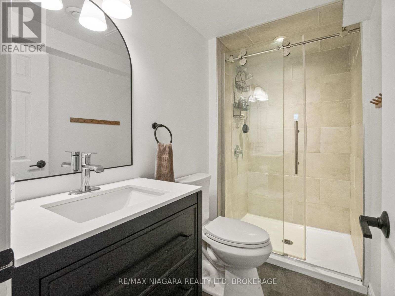 Photo 10 of 263 North Street, Fort Erie ON