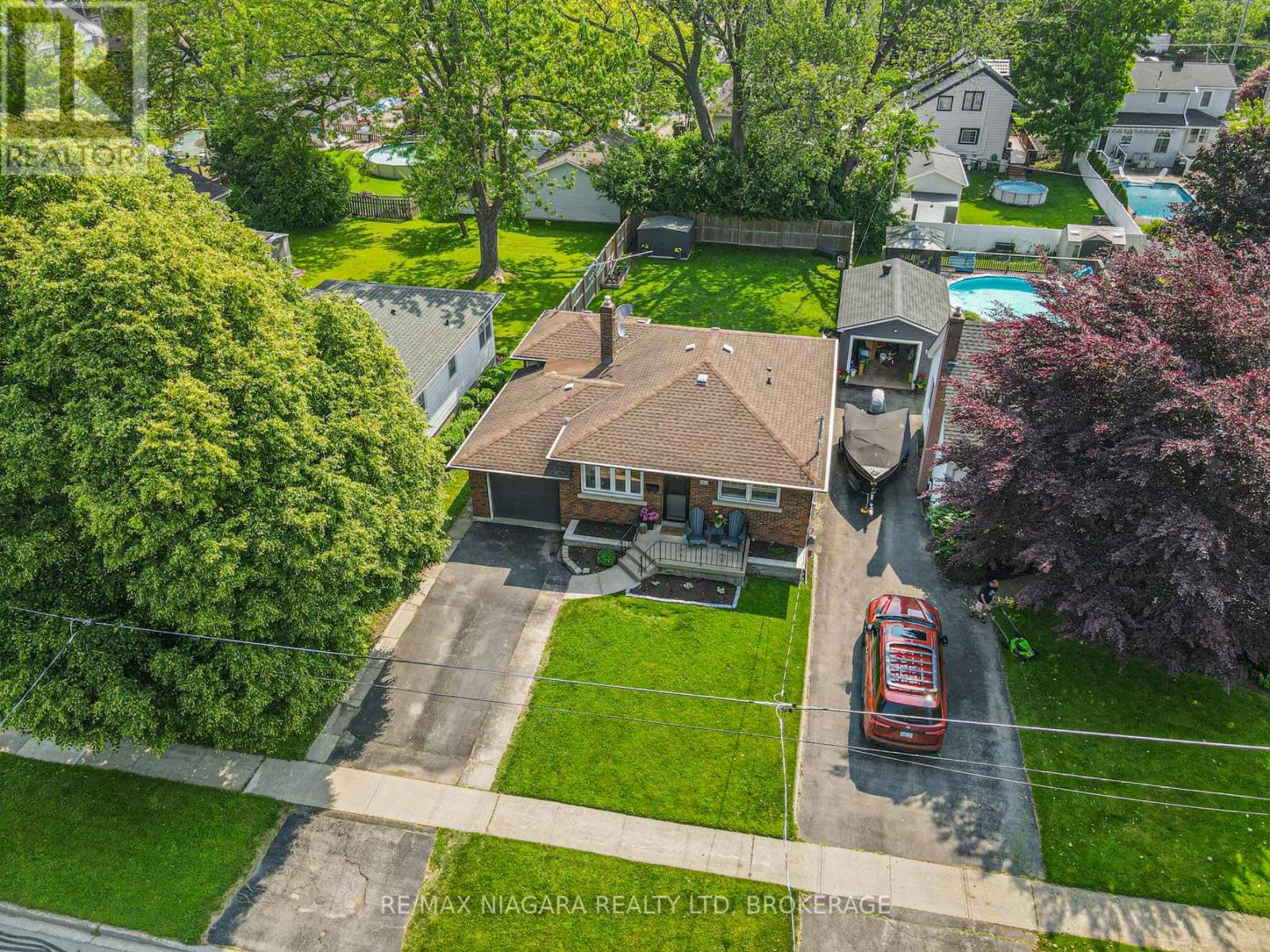 Photo 2 of 263 North Street, Fort Erie ON