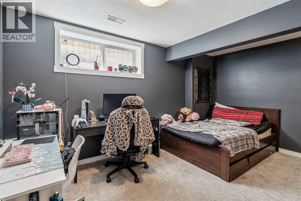 Single Family House for Sale in  Elgin Meadows Manor SE McKenzie Towne Calgary 