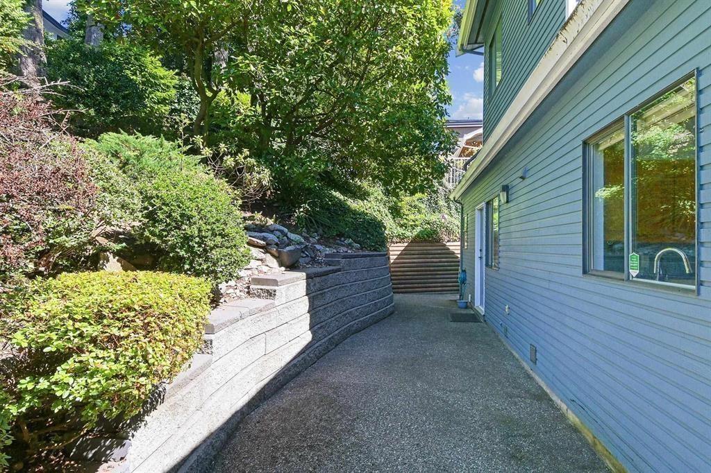 Photo 21 of 14815 Hardie Avenue, White Rock BC