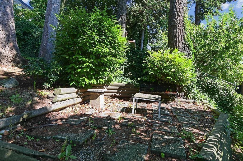 Photo 11 of 14815 Hardie Avenue, White Rock BC