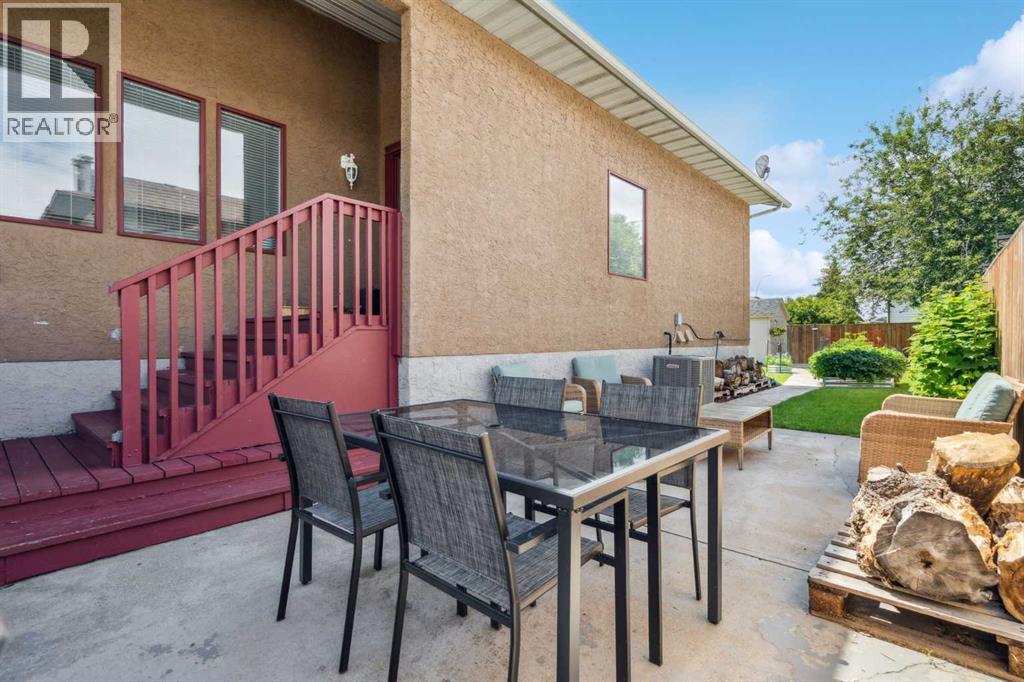 Single Family House 4 Level for Sale in  Fonda Way SE Forest Heights Calgary 