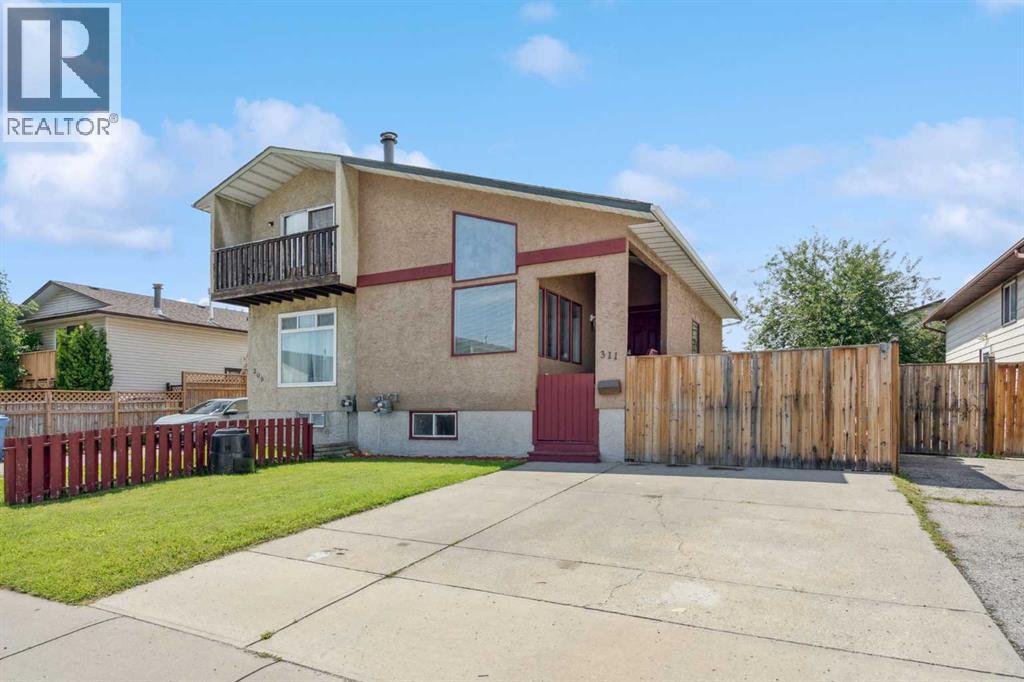 Single Family House 4 Level for Sale in  Fonda Way SE Forest Heights Calgary 