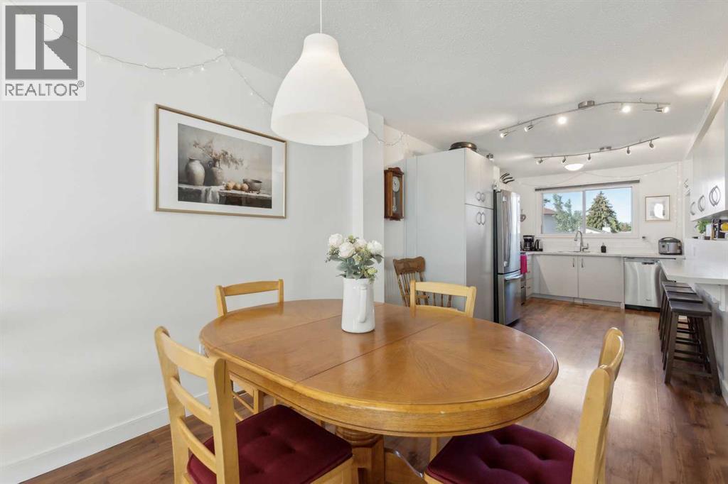 Single Family House 4 Level for Sale in  Fonda Way SE Forest Heights Calgary 