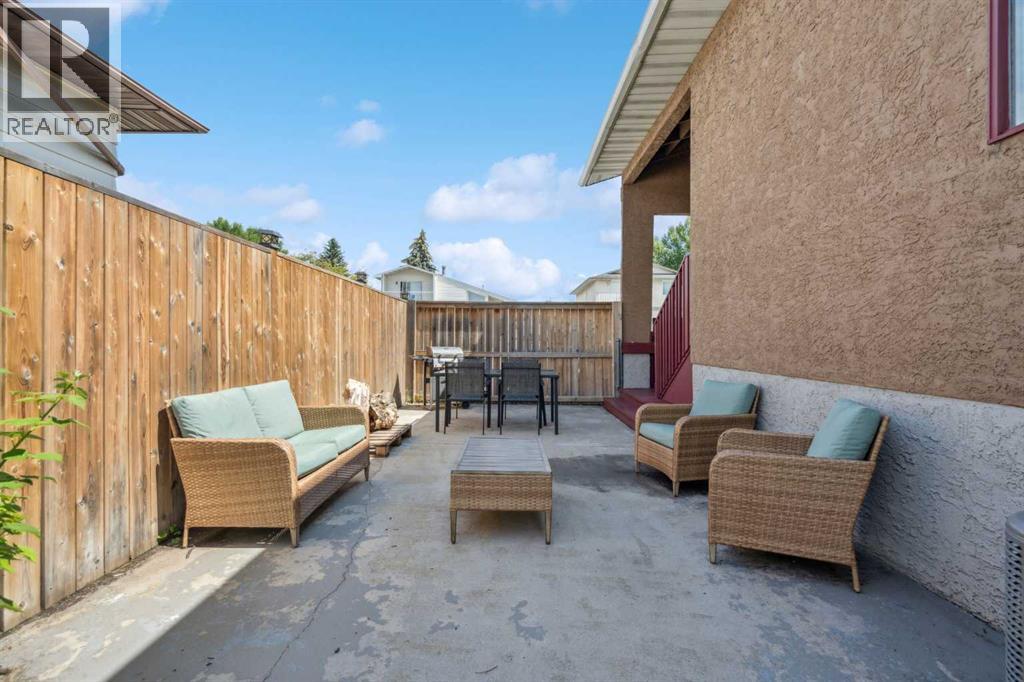 Single Family House 4 Level for Sale in  Fonda Way SE Forest Heights Calgary 