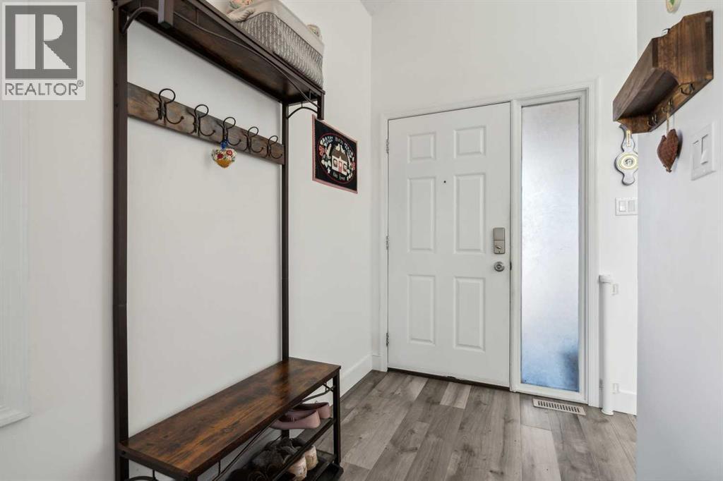 Single Family House 4 Level for Sale in  Fonda Way SE Forest Heights Calgary 