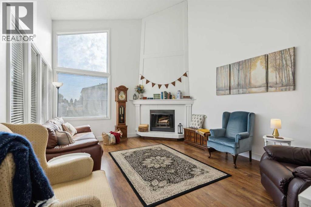Single Family House 4 Level for Sale in  Fonda Way SE Forest Heights Calgary 