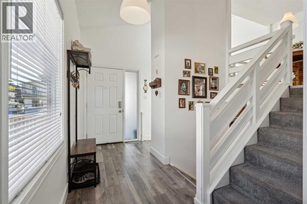 Single Family House 4 Level for Sale in  Fonda Way SE Forest Heights Calgary 