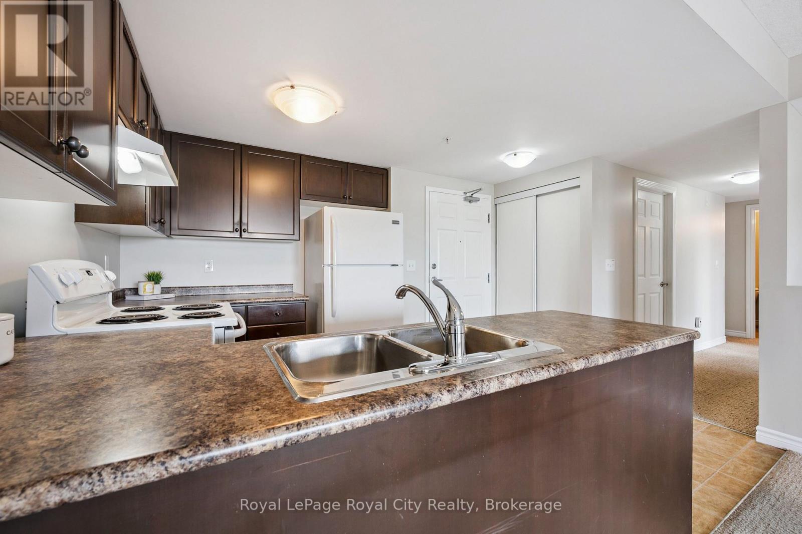 Photo 8 of 313 60 Lynnmore Street, Guelph ON
