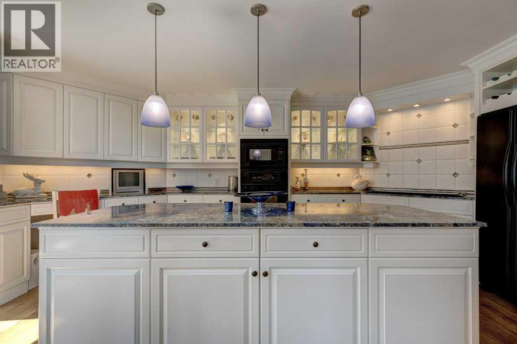 Single Family House for Sale in D  Eau Claire Avenue SW Eau Claire Calgary 