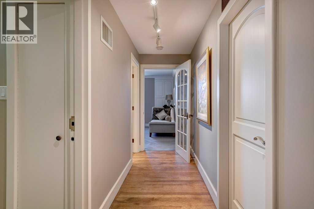 Single Family House for Sale in D  Eau Claire Avenue SW Eau Claire Calgary 
