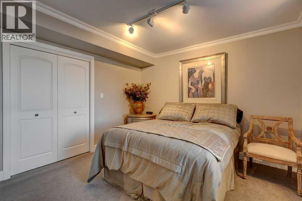 Single Family House for Sale in D  Eau Claire Avenue SW Eau Claire Calgary 