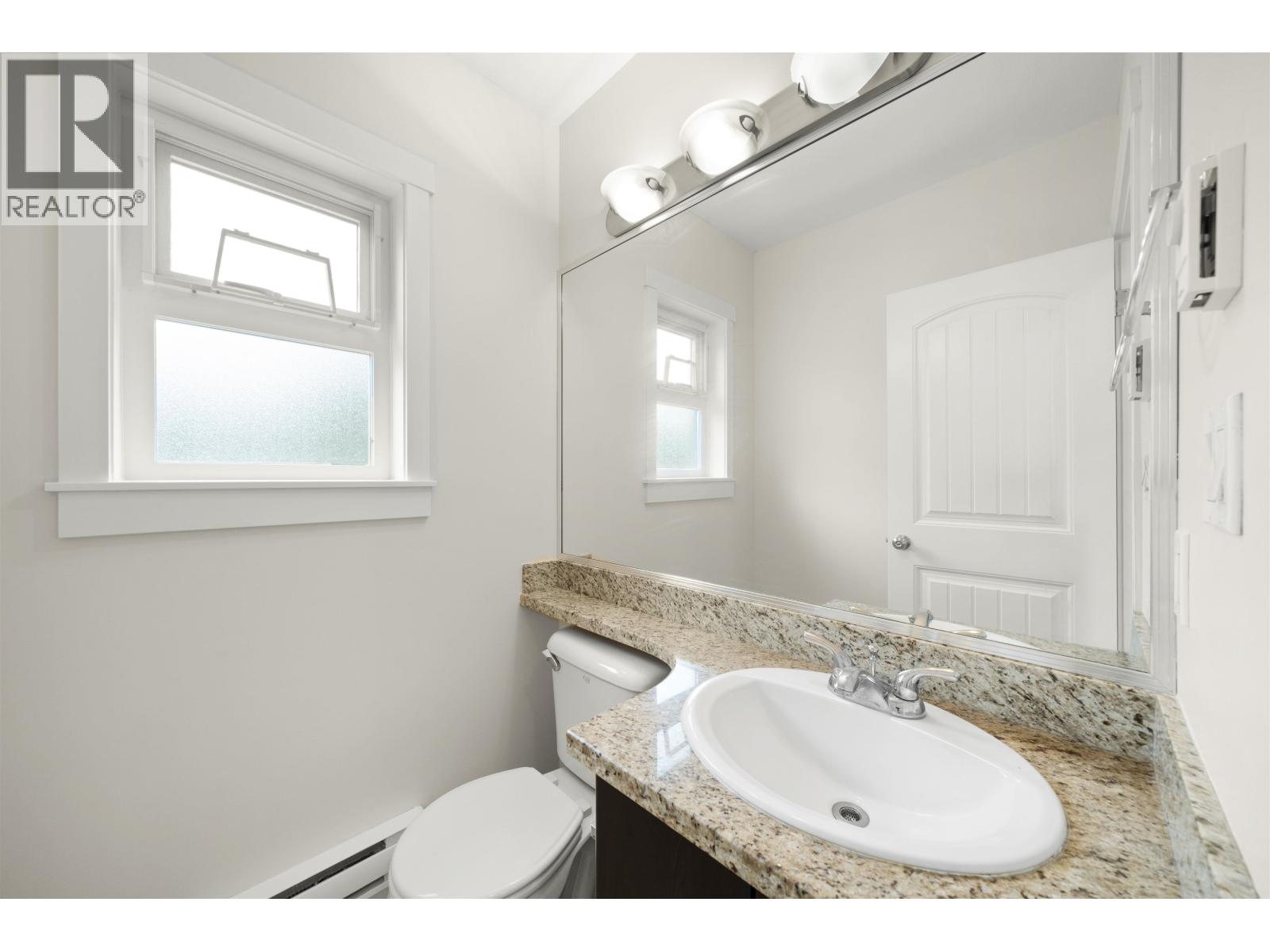 Photo 3 of 11 7373 Turnill Street, Richmond BC
