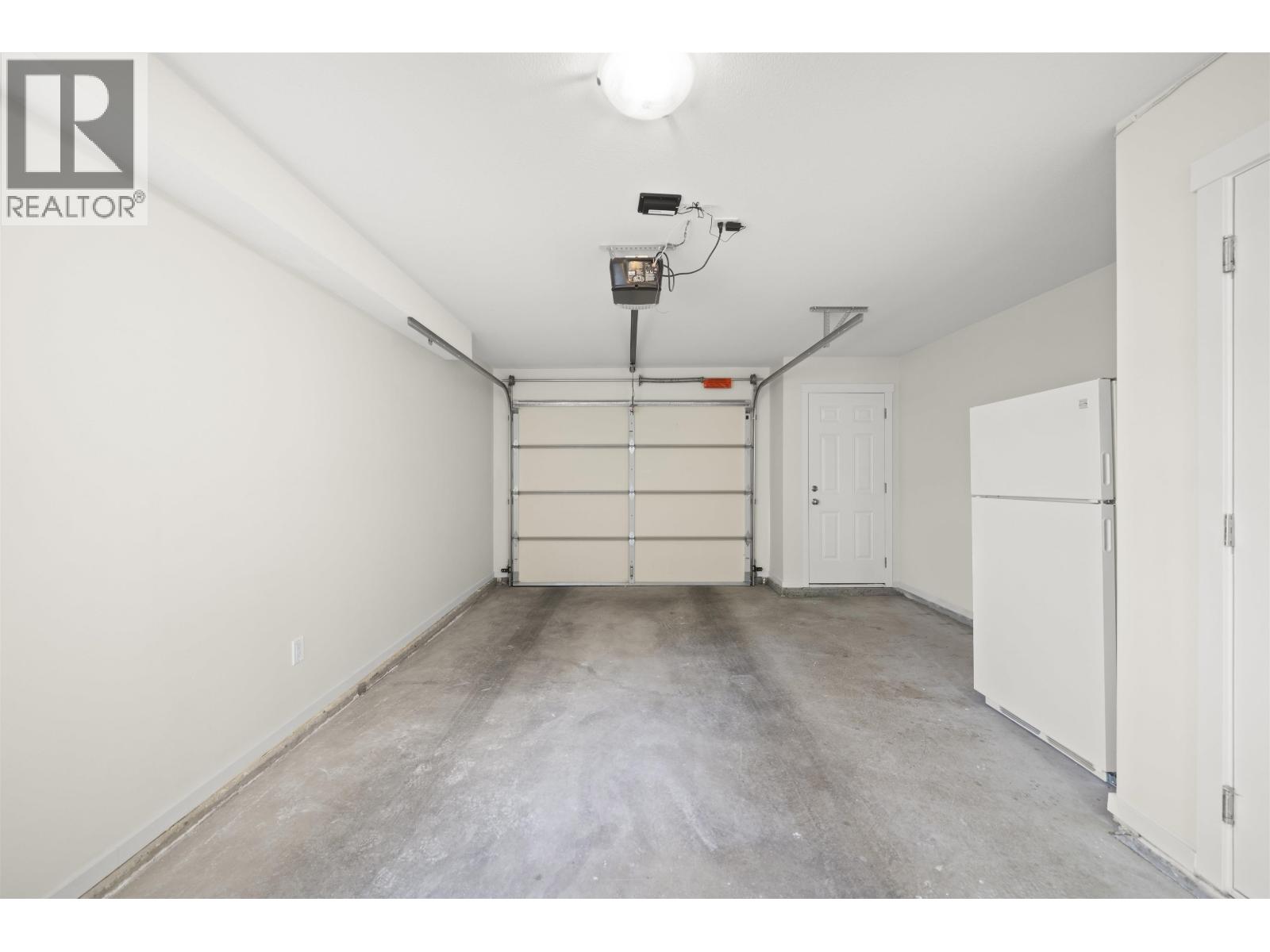 Photo 10 of 11 7373 Turnill Street, Richmond BC
