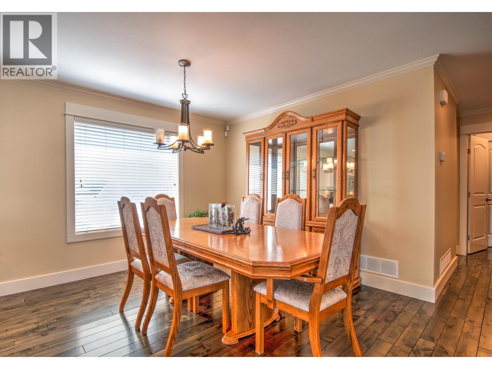 Photo 2 of 5409 Willow Drive, Vernon BC
