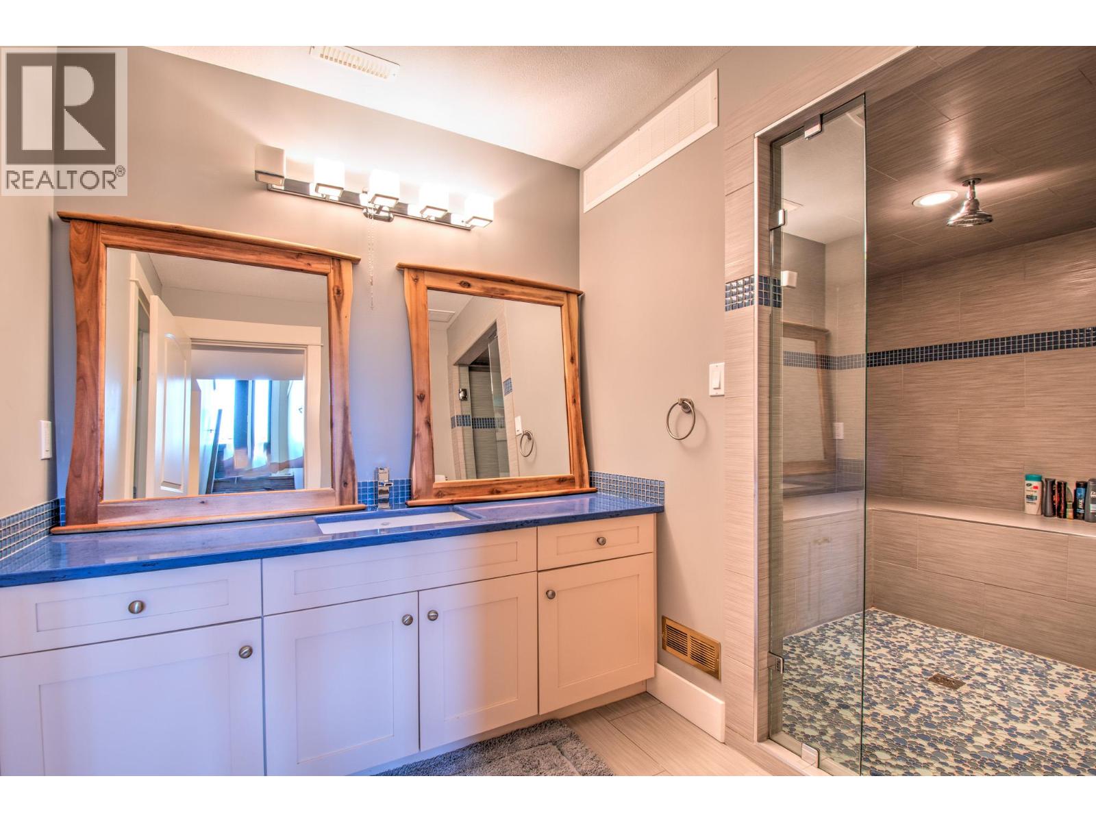 Photo 26 of 5409 Willow Drive, Vernon BC