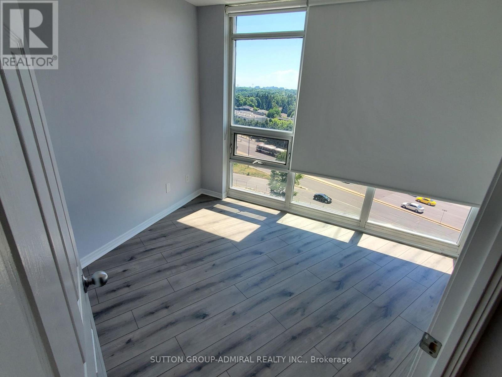 Photo 4 of 1006 28 Harrison Garden Boulevard, Toronto ON
