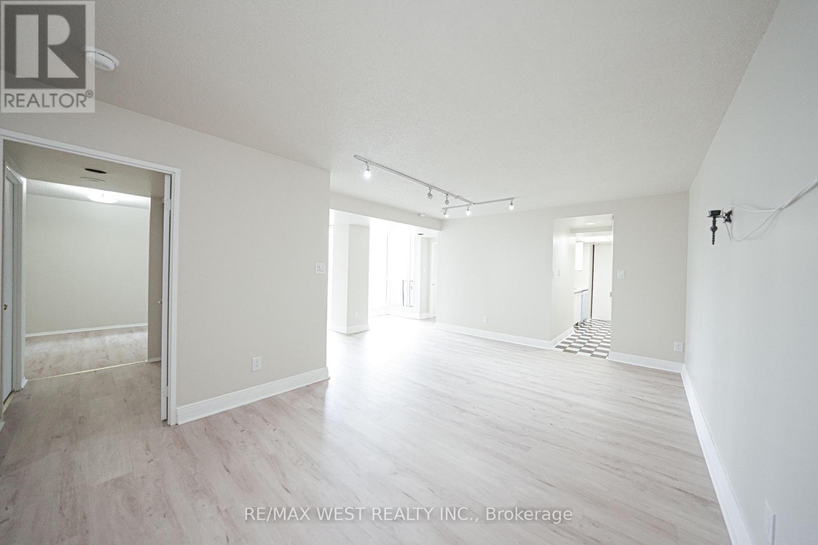 Photo 15 of 608 1470 Midland Avenue, Toronto ON