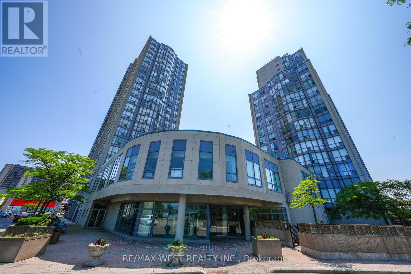 Photo 31 of 608 1470 Midland Avenue, Toronto ON