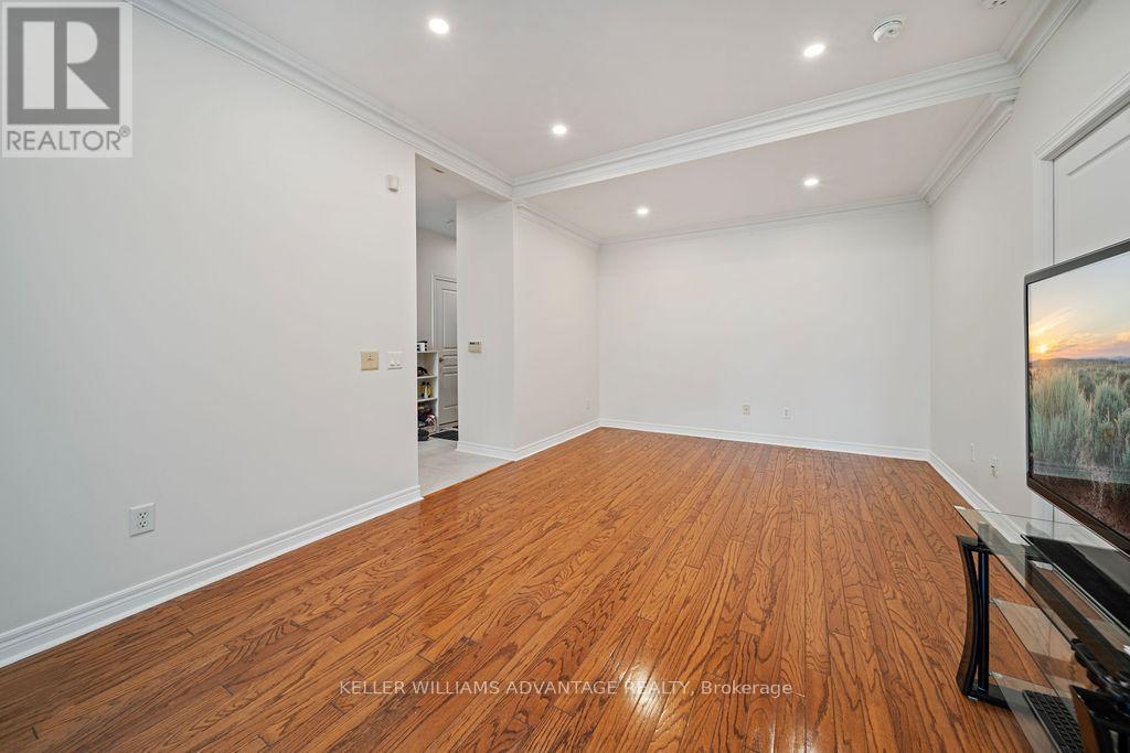 Photo 9 of 111 9 Boardwalk Drive, Toronto ON