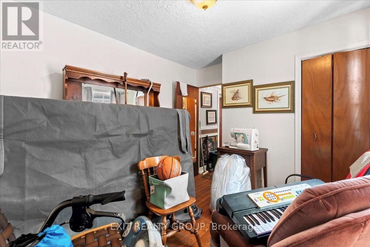 Photo 11 of 100 Film Street, Quinte West ON