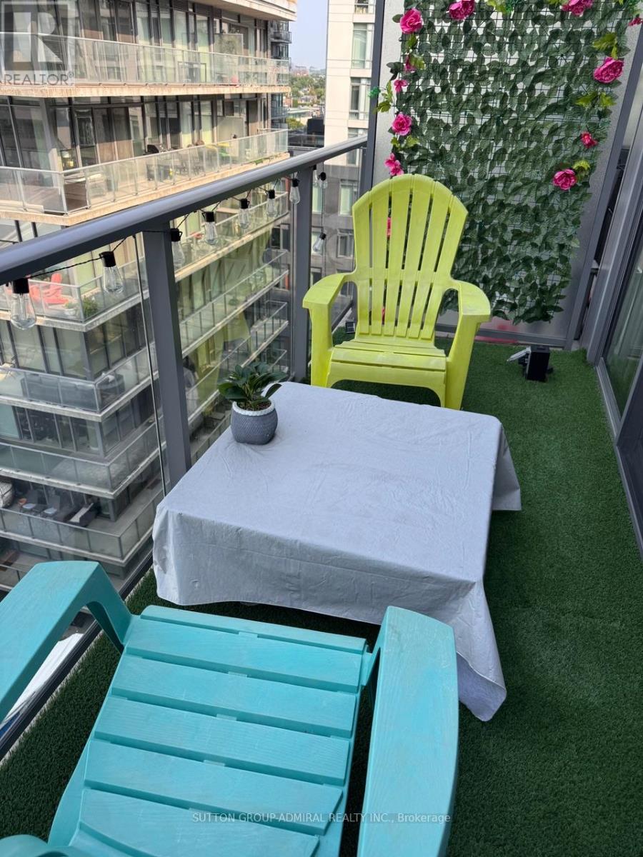 Photo 5 of 901 650 King Street W, Toronto ON