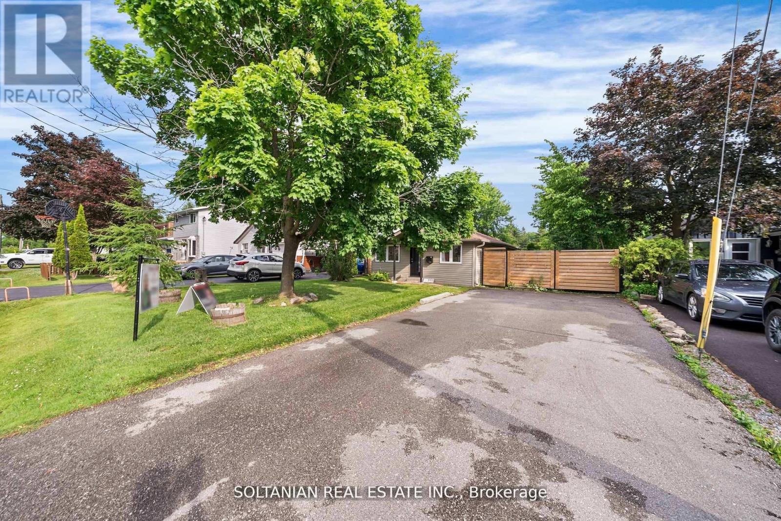 Photo 3 of 335 Miami Drive, Georgina ON