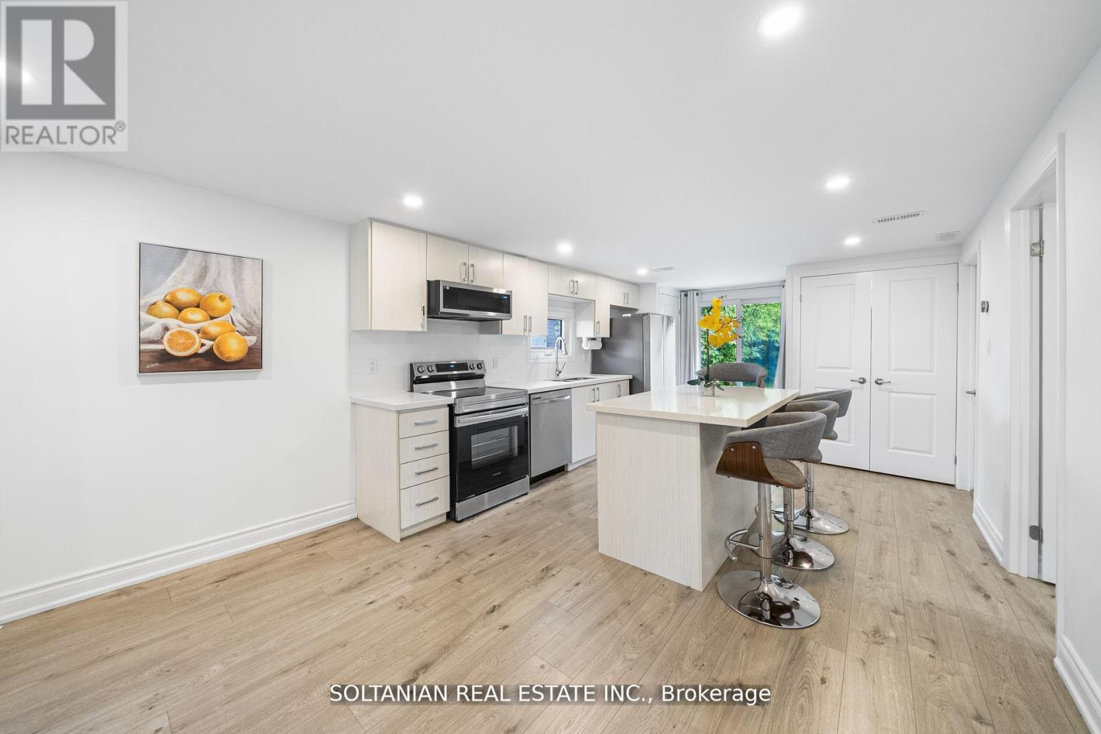 Photo 5 of 335 Miami Drive, Georgina ON
