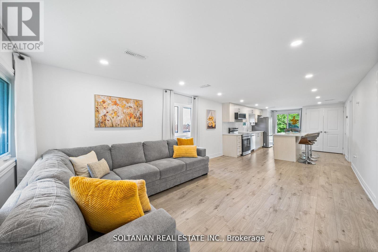 Photo 6 of 335 Miami Drive, Georgina ON
