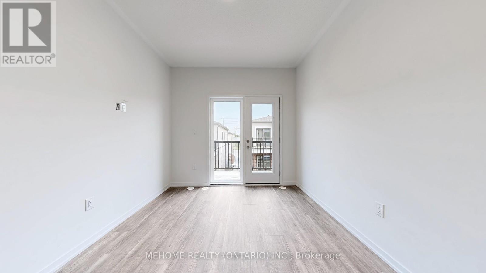 Photo 15 of 208 Matawin Lane, Richmond Hill ON