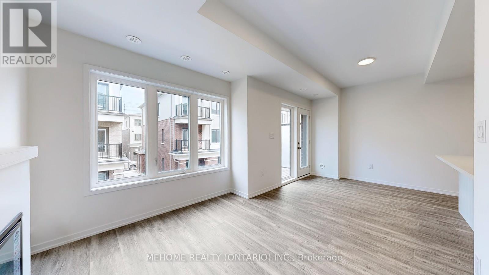 Photo 31 of 208 Matawin Lane, Richmond Hill ON