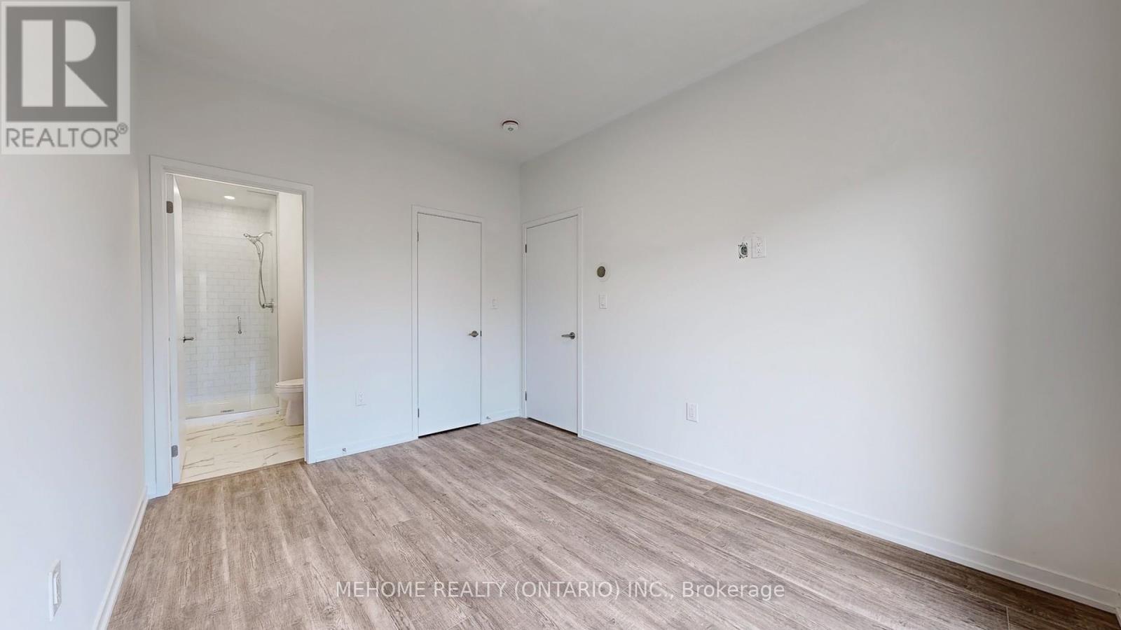 Photo 21 of 208 Matawin Lane, Richmond Hill ON