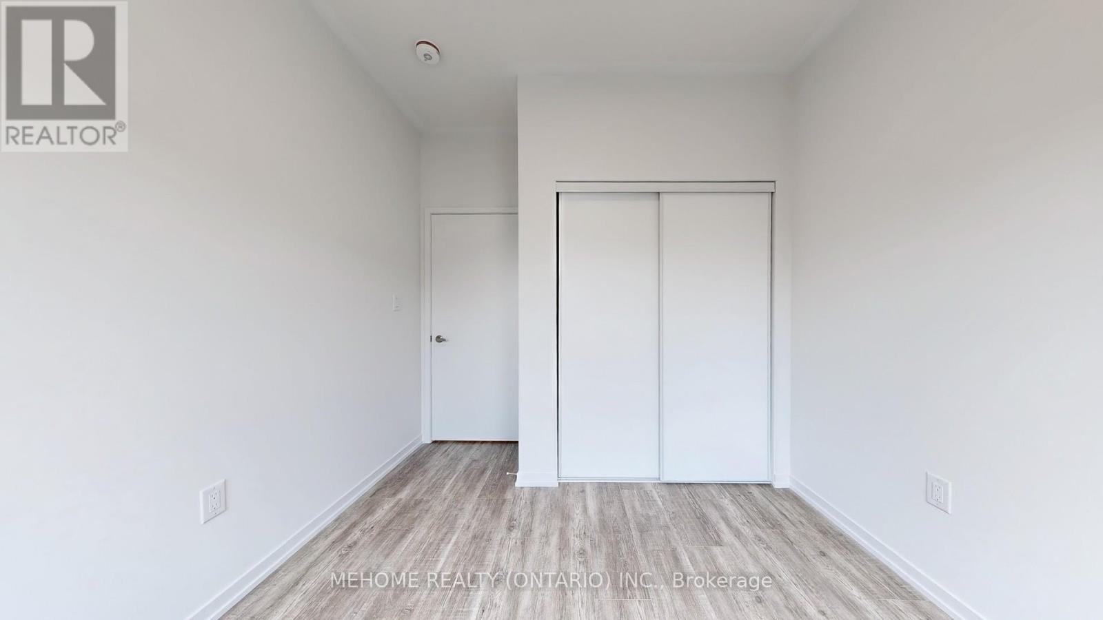 Photo 16 of 208 Matawin Lane, Richmond Hill ON