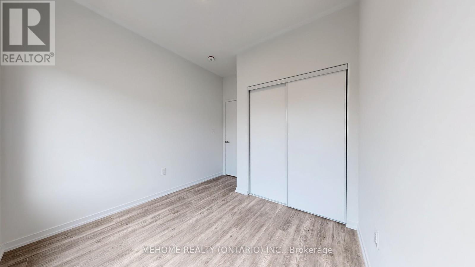 Photo 38 of 208 Matawin Lane, Richmond Hill ON