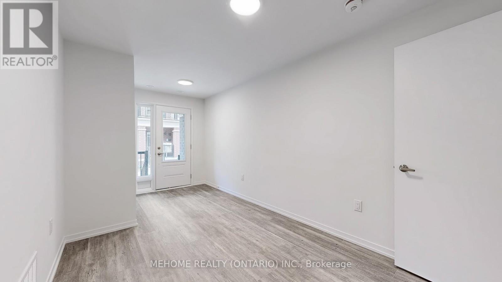 Photo 6 of 208 Matawin Lane, Richmond Hill ON