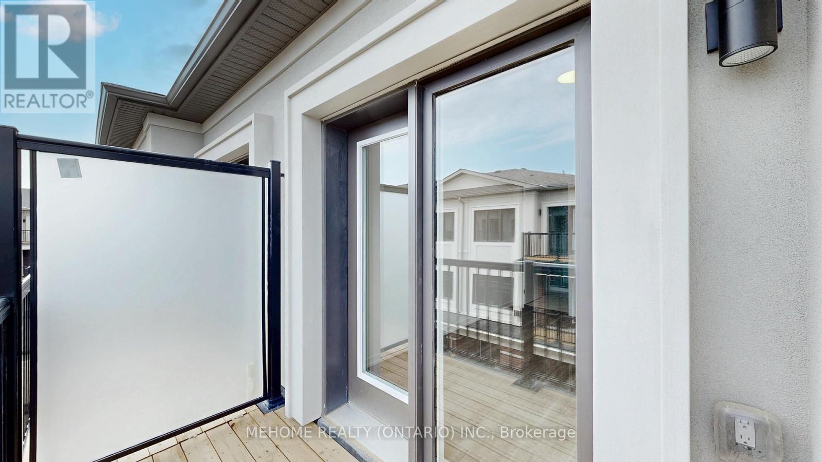 Photo 12 of 208 Matawin Lane, Richmond Hill ON