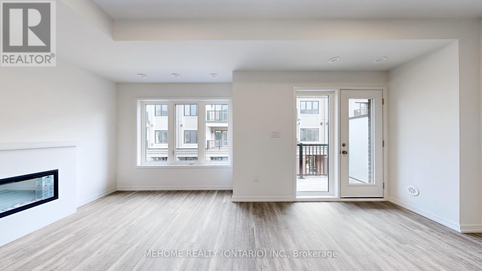 Photo 17 of 208 Matawin Lane, Richmond Hill ON