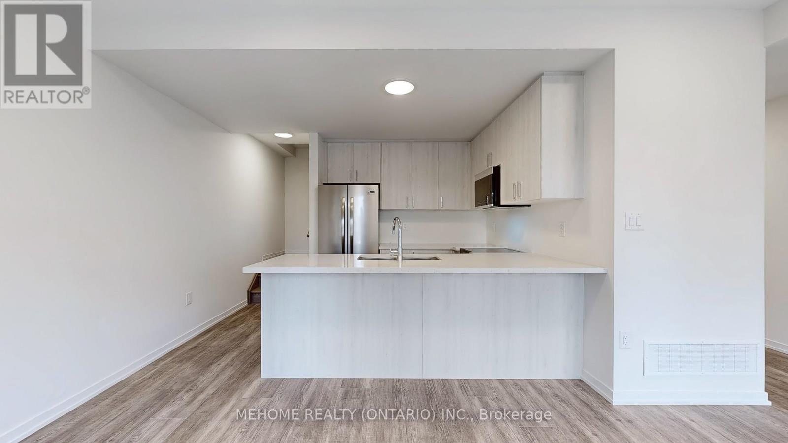 Photo 28 of 208 Matawin Lane, Richmond Hill ON