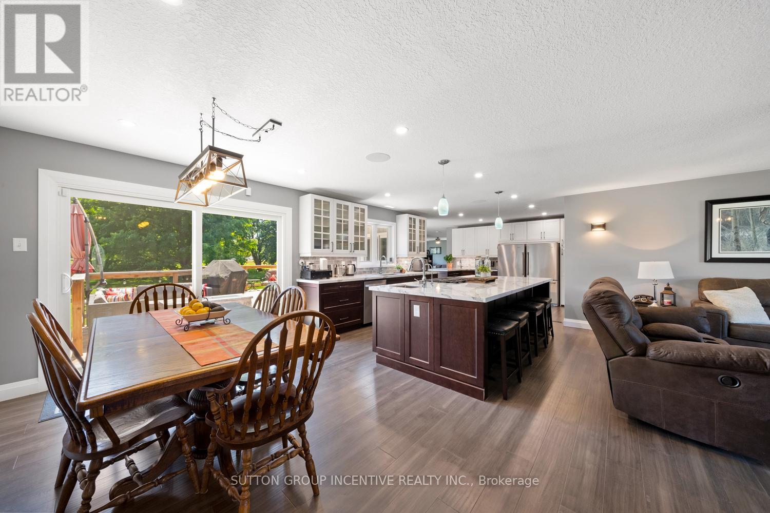 Photo 10 of 1277 Sunnidale Road, Springwater ON