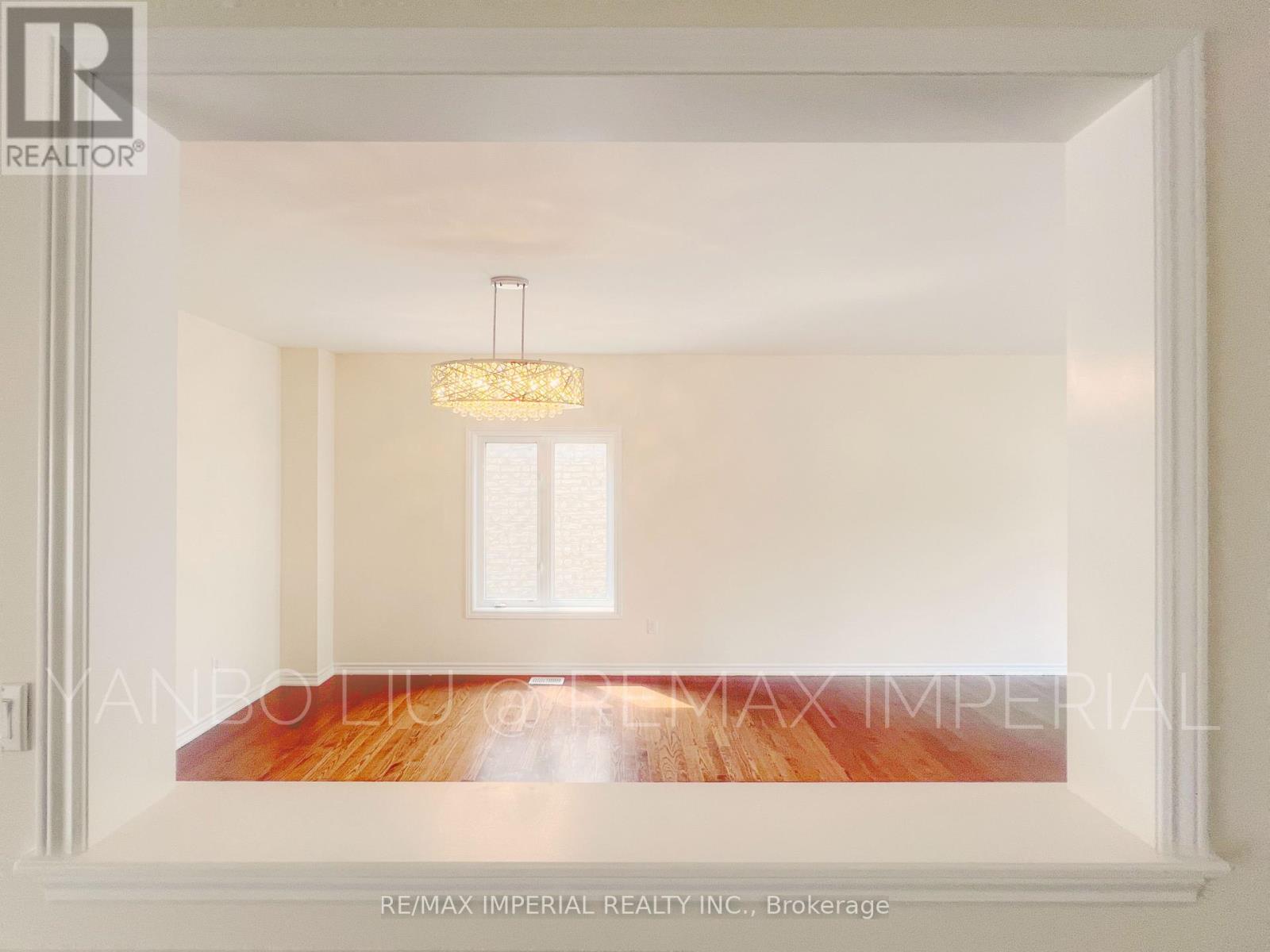 Photo 6 of 155 Art West Avenue, Newmarket ON