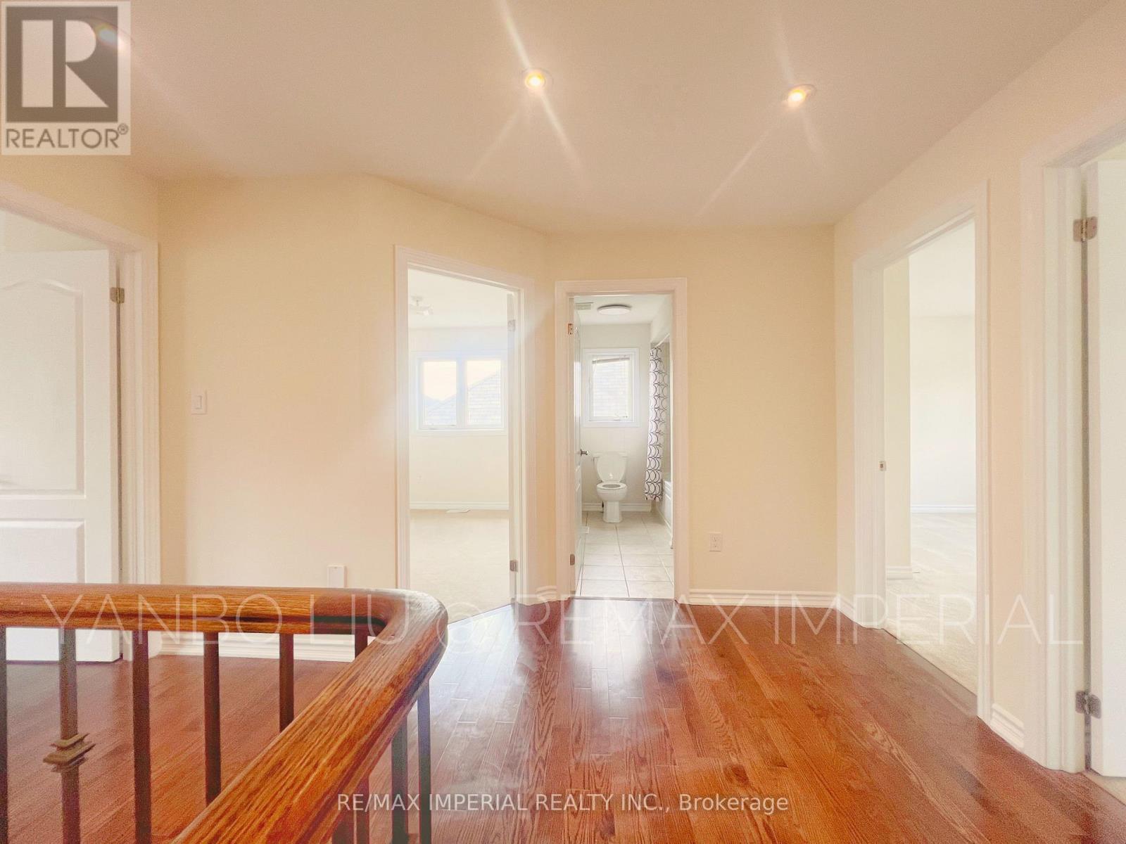 Photo 12 of 155 Art West Avenue, Newmarket ON